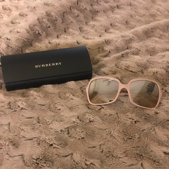 Authentic Burberry Beige Sunglasses - Picture 3 of 3